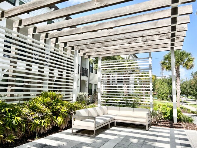 Building Photo - 5120 Bridge St