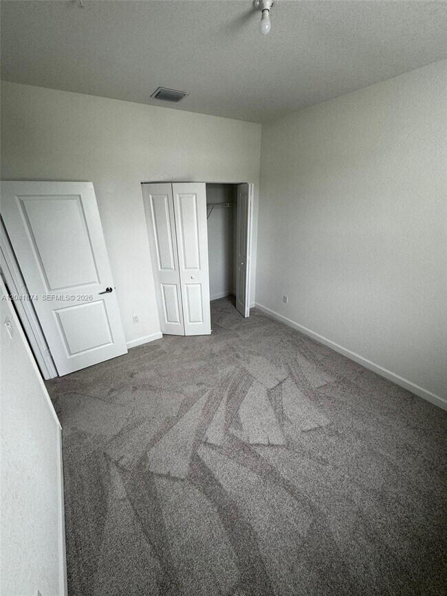 Building Photo - 285 SW 159th Ln