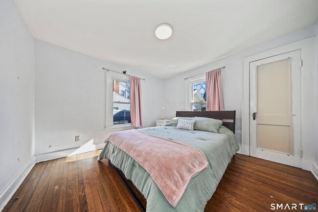 Building Photo - 196 Waite St