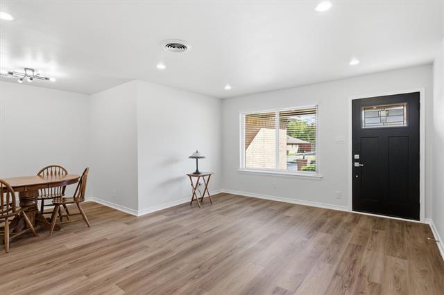 Building Photo - 8739 Ukiah Dr