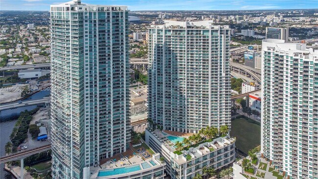 Building Photo - 90 SW 3rd St