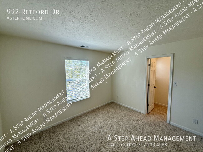 Building Photo - 992 Retford Dr