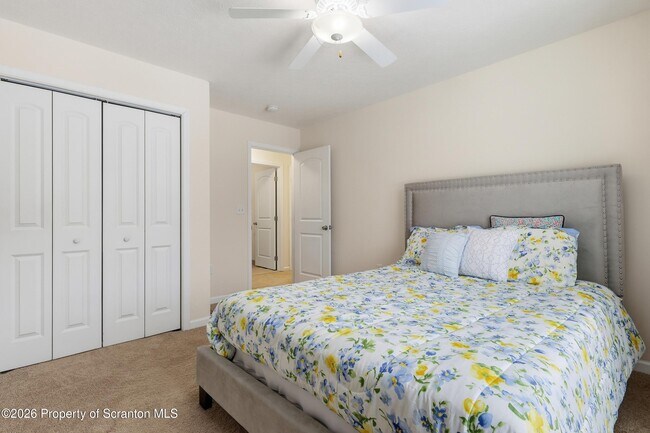 Building Photo - 124 Falcon Ln