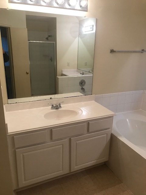Main Bedroom-Bath#1 - 7123 Greenwood Point Dr