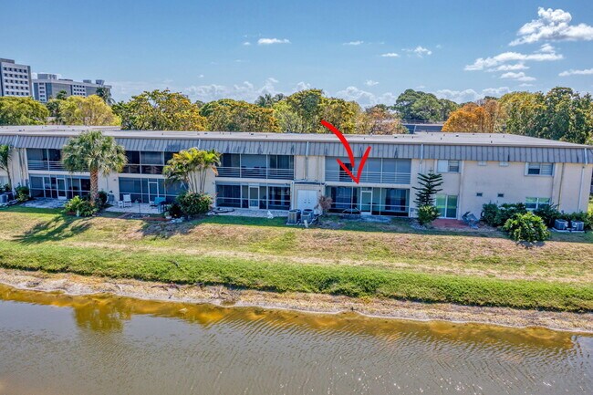 Building Photo - 10821 N Military Trl