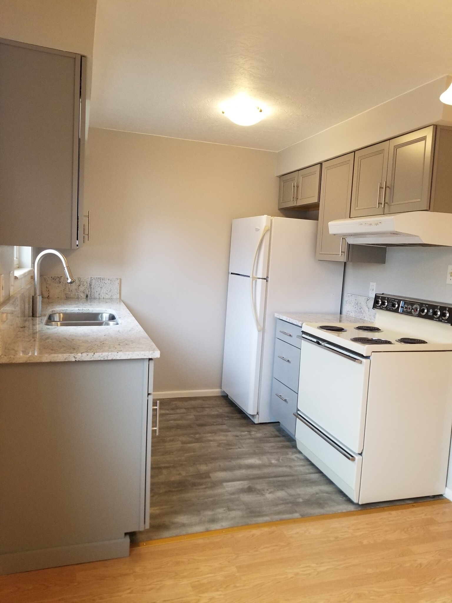 Building Photo - 1030 Davidson Dr