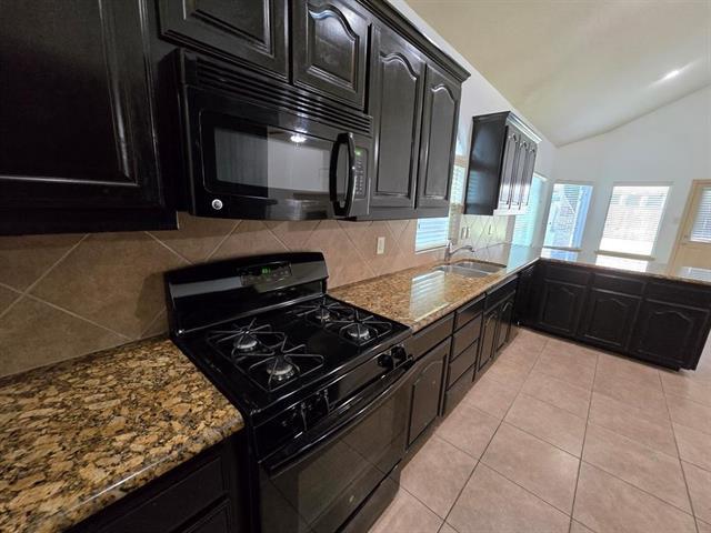 Building Photo - 10444 Merced Lake Rd