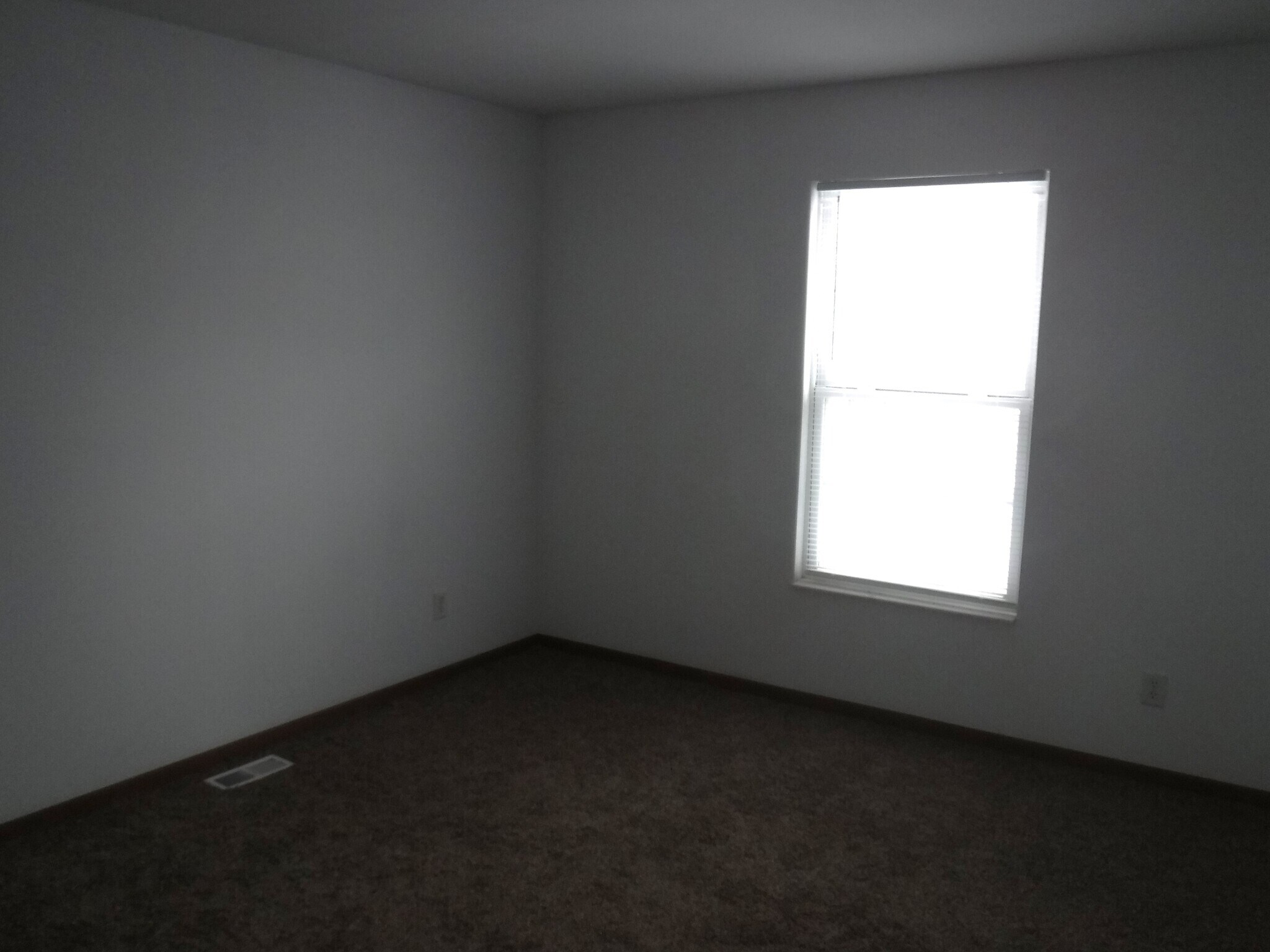 Building Photo - 5606 E Valley View Dr