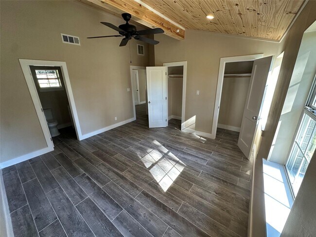 Building Photo - 680 Mockingbird Hills Dr