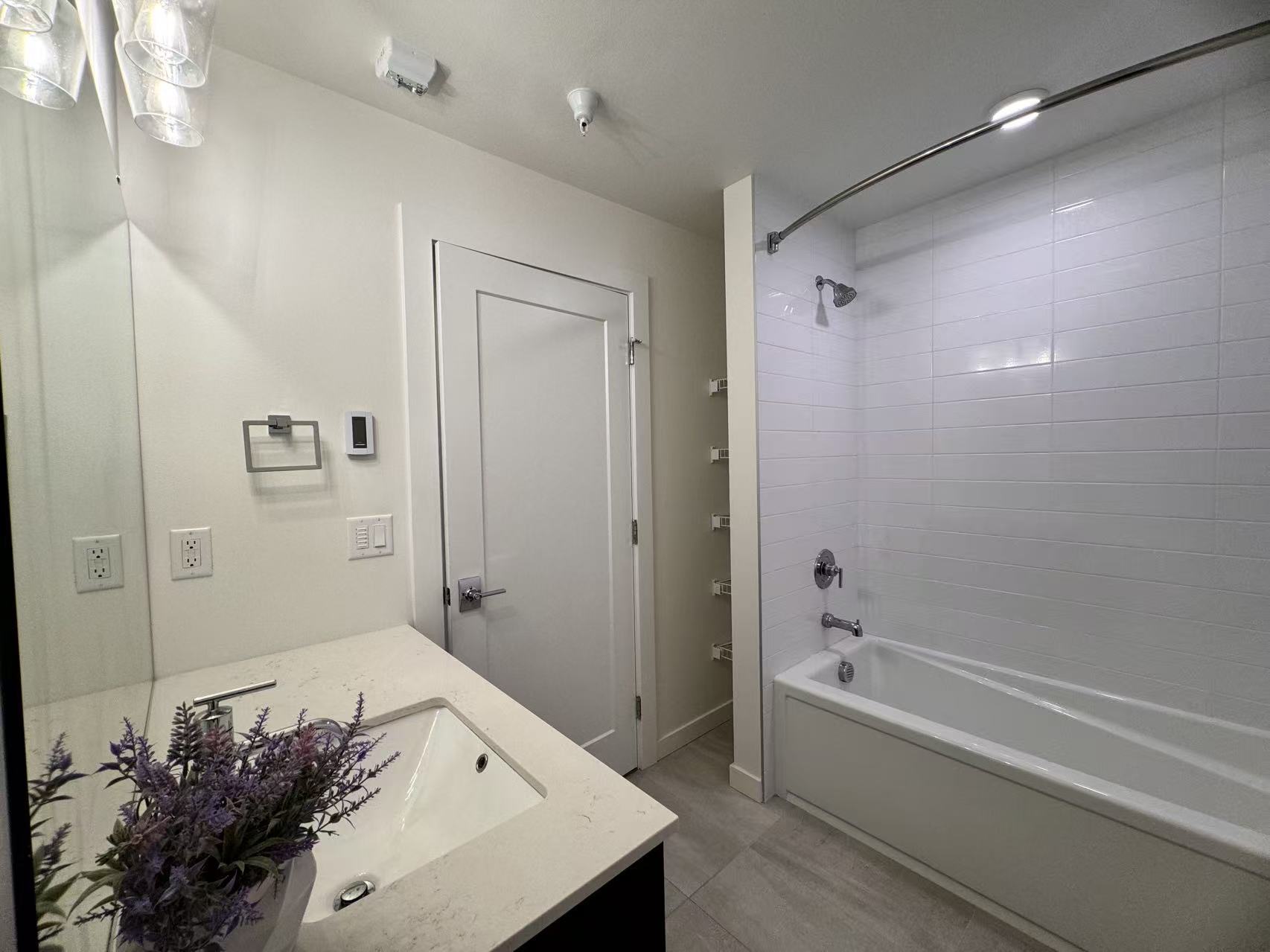 Building Photo - 11208 Pinehurst Way NE