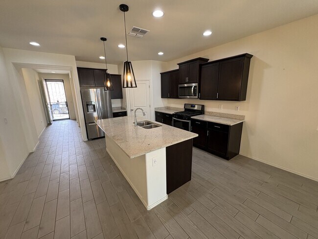 Building Photo - Vail School District with great views 4 bedroom plus den