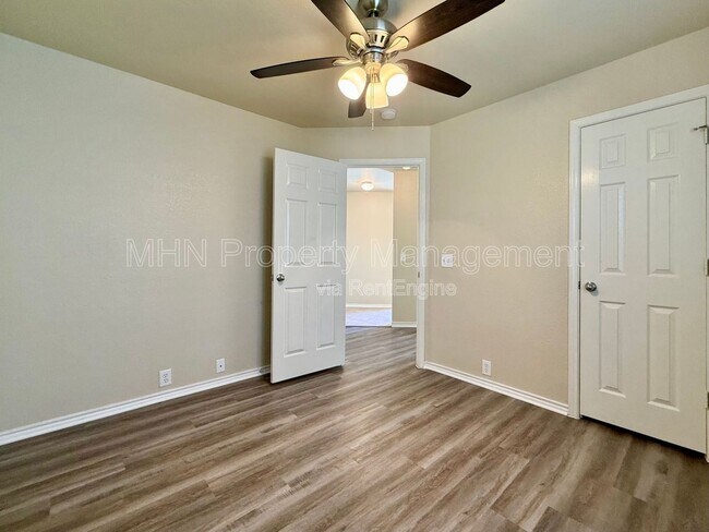 Building Photo - 9011 Timber Hunt