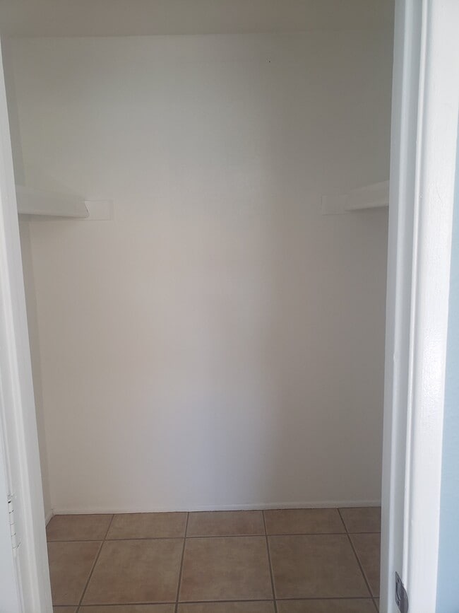 Building Photo - 3560 N Tucson Blvd