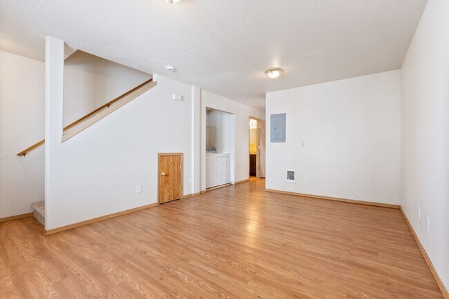 Primary Photo - Spacious 2-Bedroom Townhome in SE Portland
