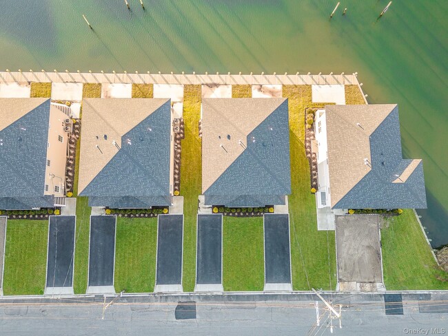 Building Photo - 2812 Ocean Ave