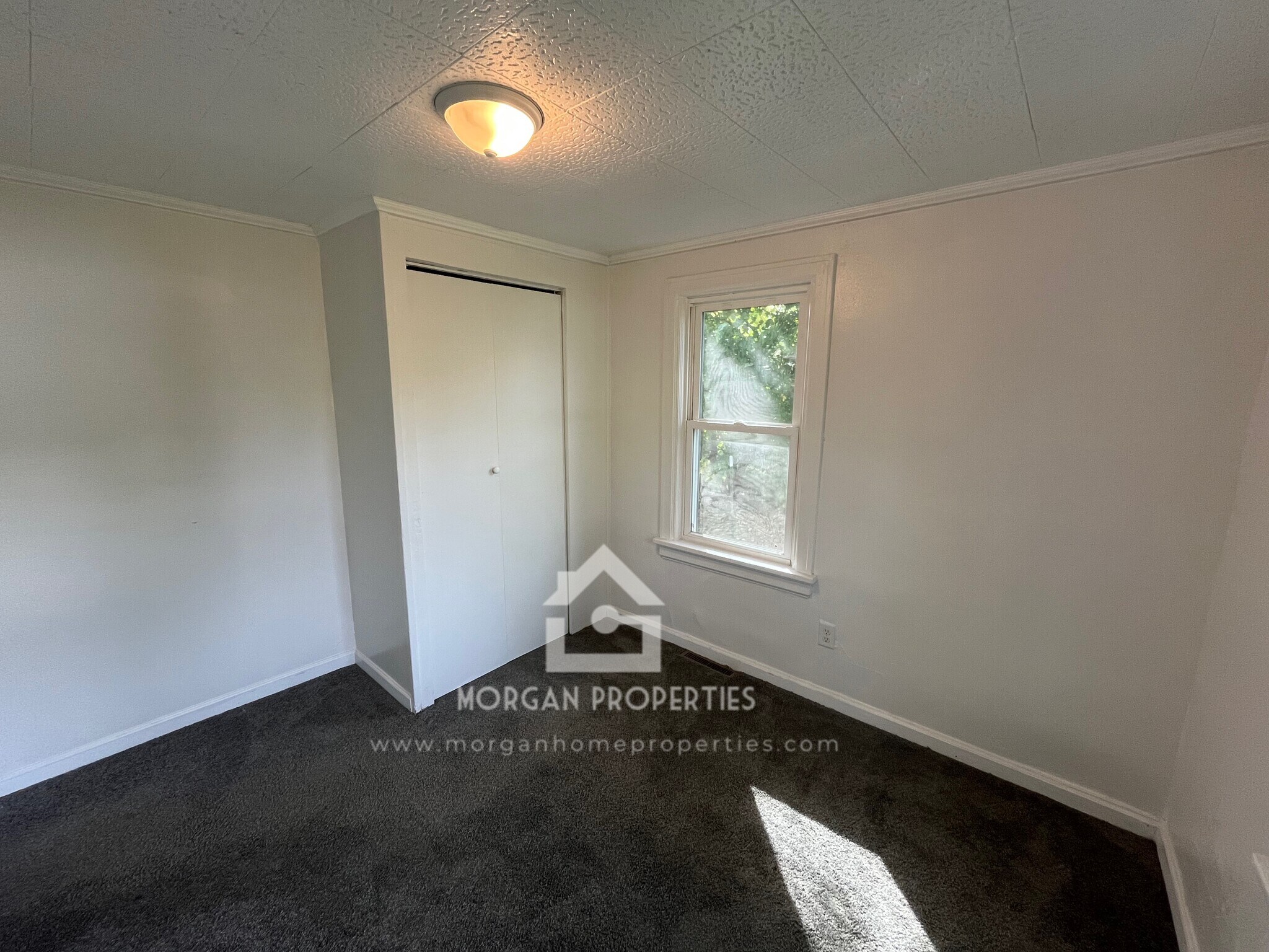 Building Photo - 212 E Andover Ave
