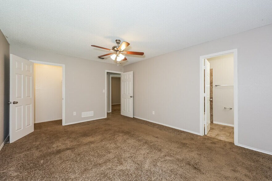 Building Photo - 611 Stell Ave