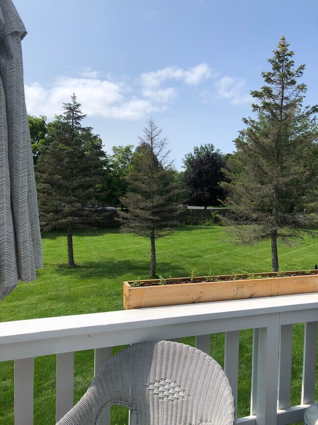 Building Photo - 166 Bush Ln