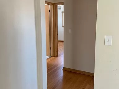 Building Photo - 5838 W Montrose Ave