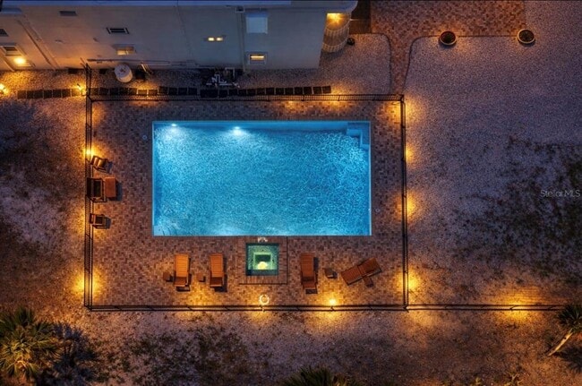 Building Photo - 6504 Surfside Blvd