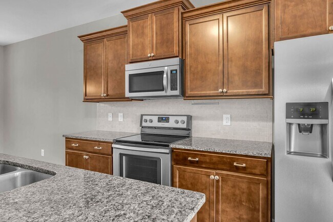 Building Photo - Middle Tennessee Blvd Townhome