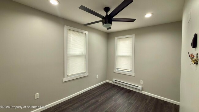 Building Photo - 721 N Lincoln Ave