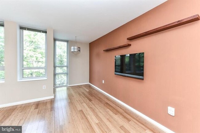 Building Photo - 350 G St SW