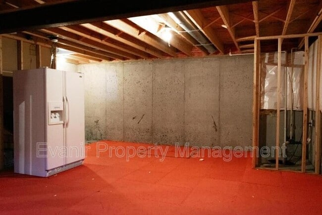 Building Photo - 2257 Murphy Ln E