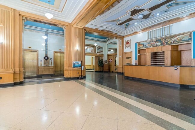 Building Photo - Beautiful Furnished 2-Bed, 2-Bath Condo in...