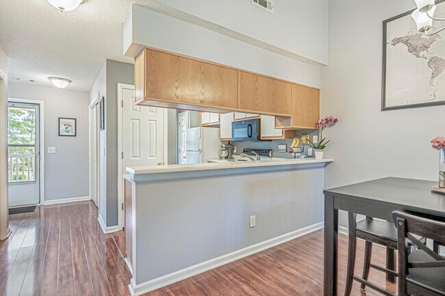 Building Photo - 4930 Windsor Green Way