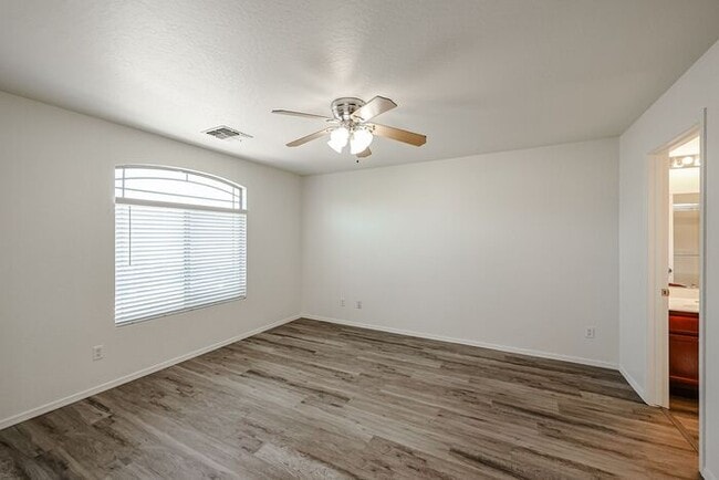 Building Photo - 4 BED 2.5 BATH, 2200+ SFT IN CAMELBACK RANCH, PHOENIX