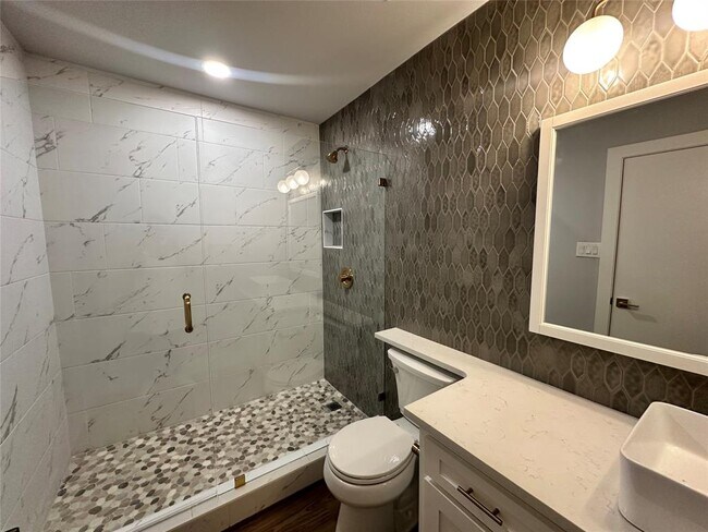 Building Photo - 353 San Gabriel Oaks Dr