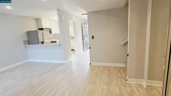 Building Photo - 347 Scottsdale Rd