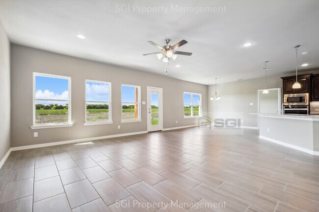 Building Photo - 209 Cedar Elm Ln