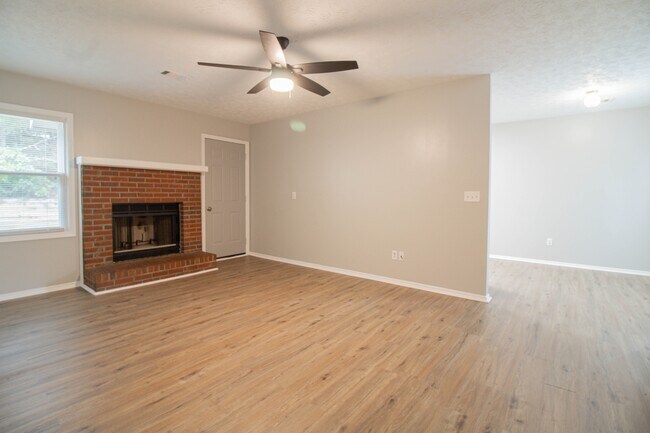 Building Photo - 5451 Minnie Lee Dr