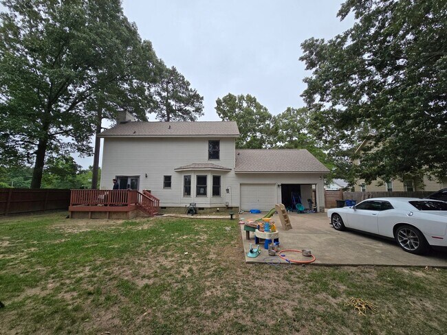 Building Photo - 111 Greentree Dr