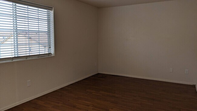 Building Photo - RANCH 3 BED/2.75 BATH PATIO HOME WITH MAIN FLOOR MASTER, FINISHED BASEMENT, AC, 2 CAR GARAGE!