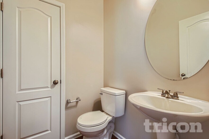 Building Photo - 1212 Screech Owl Rd