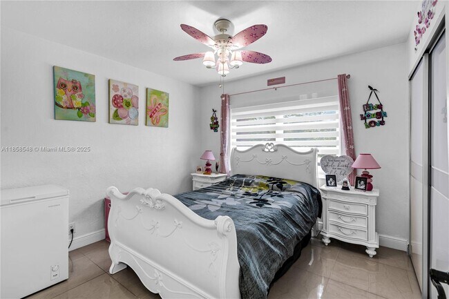 Building Photo - 13715 Kendale Lakes Cir