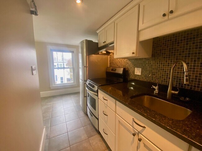 Building Photo - 35 Broad St