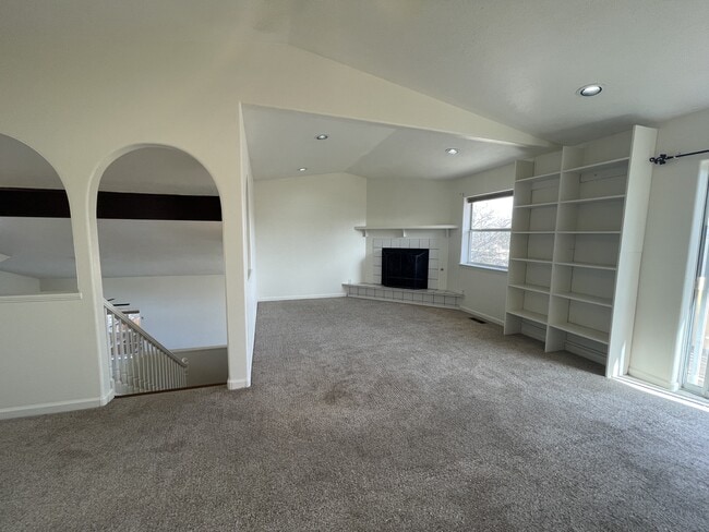 Building Photo - 10538 Olympic St NW