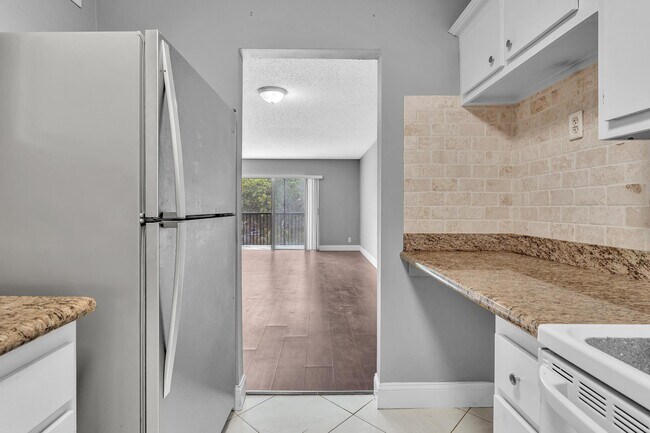 Building Photo - 5961 N Falls Circle Dr