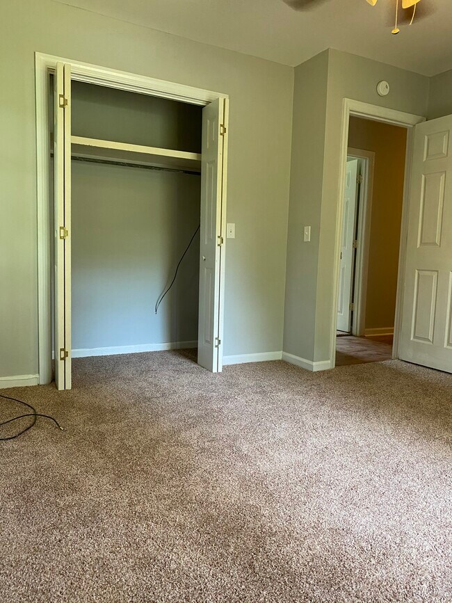 Building Photo - 114 Greenbriar Trail