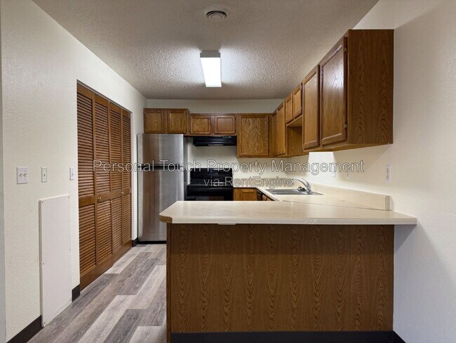 Building Photo - 415 22nd St E