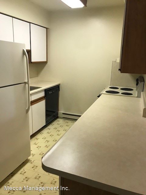 Building Photo - 780 Trail Dr