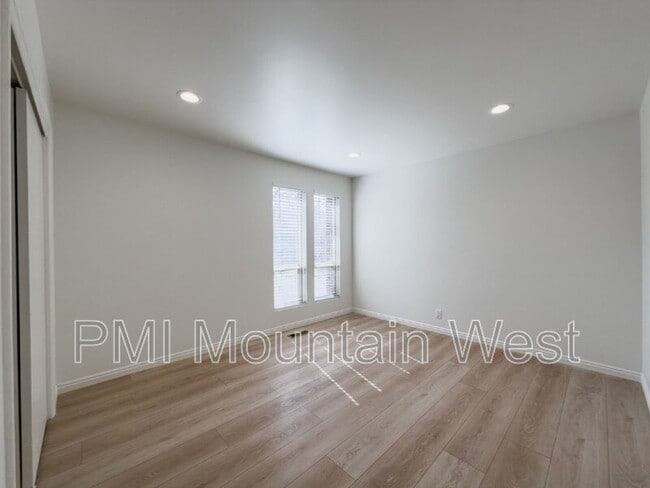 Building Photo - 345 S 850 E