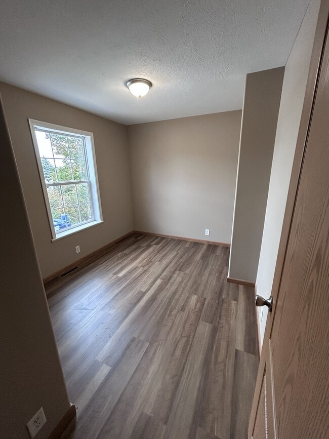 Building Photo - Burlington