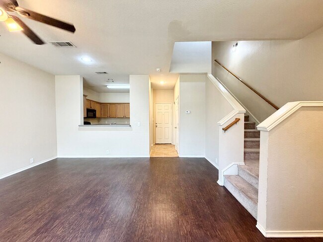 Building Photo - 2224 Stonepark Pl