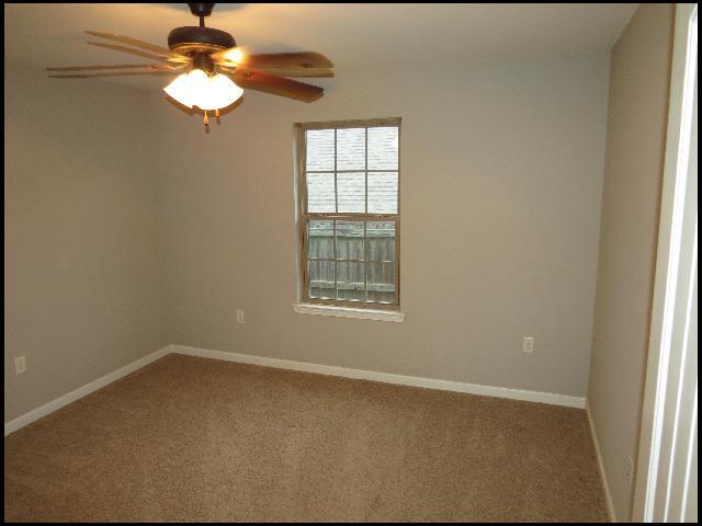 Building Photo - 3323 Moss Creek Dr