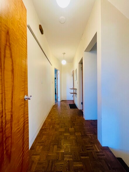 2ND FLOOR HALLWAY - 10 Packard Ave
